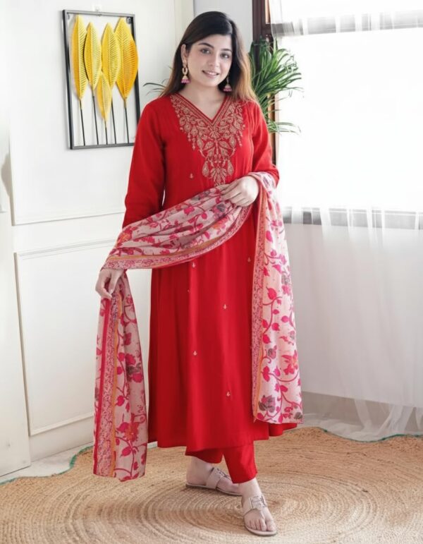 KLOSIA Women Embroidery Kurta and Pant Set with Dupataa - Image 5